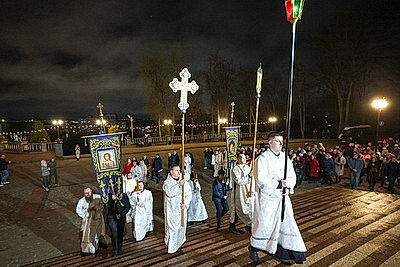 Православные верующие отмечают Пасху