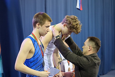 Более 500 юных спортсменов участвуют в турнире по вольной борьбе памяти Карначенка в Шклове