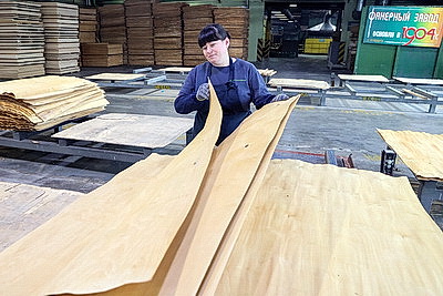 \"Речицадрев\": современное производство с женским лицом