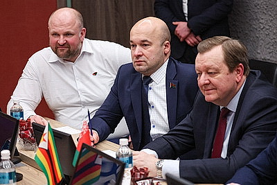 Парламентская делегация Зимбабве посетила РНПЦ \"Мать и дитя\" и МТЗ