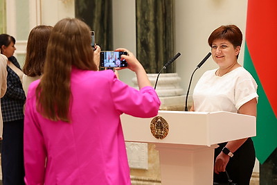 \"Мы разные, но мы едины\". Экскурсия во Дворец Независимости дала старт новому проекту Белорусского союза женщин