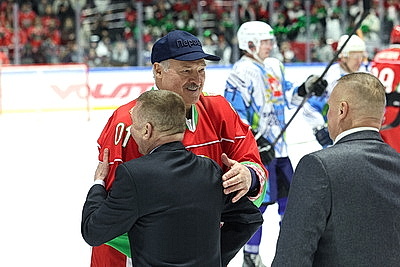 Команда Президента выиграла четвертый матч в РХЛ