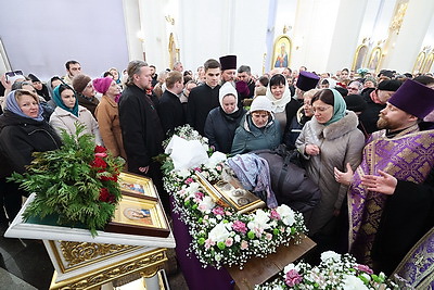 Радостью наполняется сердце. Ковчег с Поясом Пресвятой Богородицы встретили в Витебске