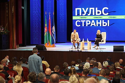 \"Такие встречи дают много полезной информации\". Богодель и Эйсмонт встретились с жителями Молодечно и Новополоцка