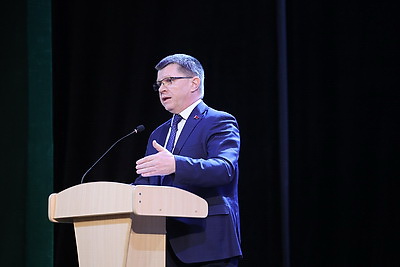 Вольфович провел встречу с активом Федерации профсоюзов Беларуси