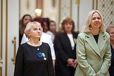 Для участников форума \"Женщина и будущее деревни\" провели экскурсию во Дворце Независимости