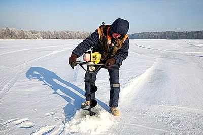 Сделаем лунки - спасем рыбу от замора. На водохранилище \"Дрозды\" провели замеры уровня кислорода в воде