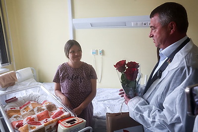 В Беларуси поздравили мам, родивших в День Независимости