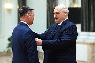 Лукашенко в преддверии священного праздника Дня Победы вручил государственные награды