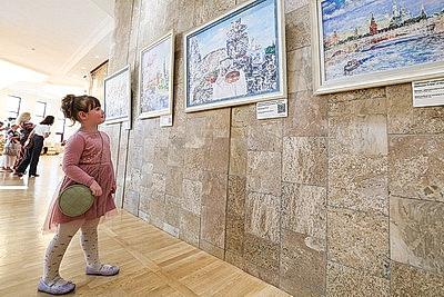 Выставка работ Никаса Сафронова открылась в фестивальном Витебске