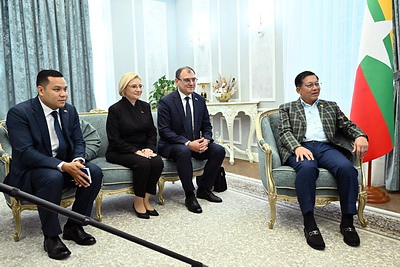 Президенты Беларуси и Мьянмы накануне официальных переговоров встречаются в неформальной обстановке