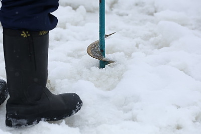 Клевое место! Зимняя рыбалка на Фатинском заливе в Могилеве
