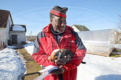 Полюбил мороз и жареную картошку. Как живет и работает в Беларуси зоотехник из Мали