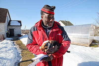 Полюбил мороз и жареную картошку. Как живет и работает в Беларуси зоотехник из Мали