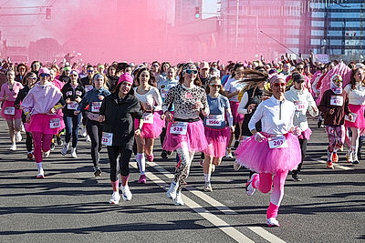 \"Заряд эндорфинами и цветы на финише\". \"Красивый забег\" прошел в Минске