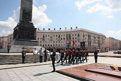 От парада на воде до интерактивных площадок. В Минске отметили День пожарной службы
