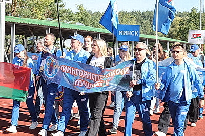 Спорт на максимуме: более 500 представителей белорусских СМИ вышли на старт спартакиады в \"Стайках\"