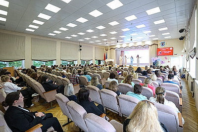 Белорусский Красный Крест помог подготовиться к школе ребятам из 25 минских семей