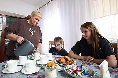 Все вложенное возвращается заботой. Женщина из Кобрина воспитала 37 детей
