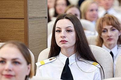 \"С напарниками понимаем друг друга с полуслова\". Единственная женщина-телохранитель в Беларуси о службе