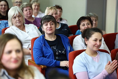 Атмосфера тепла и заботы. В РНПЦ травматологии и ортопедии прошла акция \"Терапия чудес\"