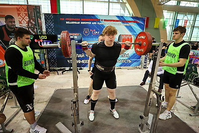 В Минске стартовал финал Республиканской универсиады по пауэрлифтингу