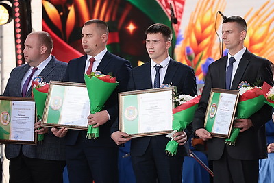 \"Дажынкі-2026\". Лучших тружеников села Витебской области чествуют в Миорах