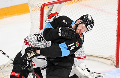 Минские динамовцы в овертайме дома уступили \"Авангарду\"