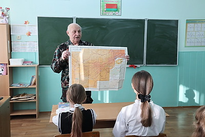 \"Герои были рядом - обычные парни чуть старше 18 лет\". Полочанин рассказал о службе в Афганистане