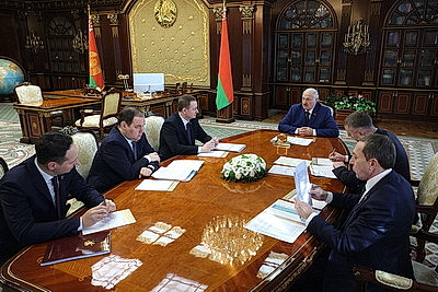Лукашенко принял доклад Нацбанка, выступив за здоровую конкуренцию в решении важных для страны вопросов
