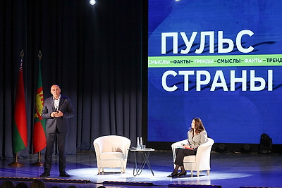 \"На все вопросы ответы были доступные, чтобы было понятно каждому\". Марков и Гигин встретились с жителями Барановичей и Пинска