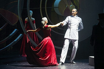 Орловский театр \"Свободное пространство\" представил на театральном форуме \"M.@rt.контакт\" спектакль \"Анна. Сны\"