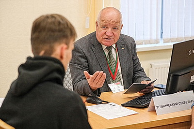 Конкурс уже 5 человек на место. Как идет прием документов в колледж МВД