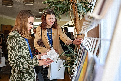 От конкурсов к признанию. Как в Беларуси формируют новую плеяду молодых писателей