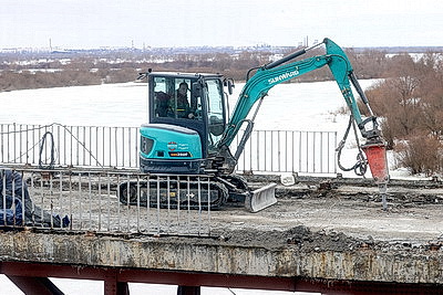 В Речицком районе приступили к реконструкции автомобильного моста через Днепр