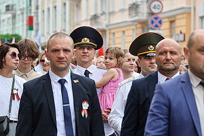 С благодарностью за мир. Торжественное шествие в День Независимости объединило более 20 тыс. жителей и гостей Гомеля