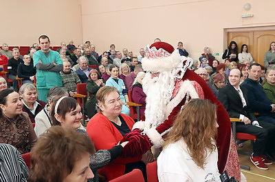 Колядки \"От всей души\" организовали профсоюзы в пансионате \"Загородный\" Гомельского района