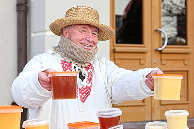 Банкуха, кузнечный мех и дубовые бочки. Чем удивляет ярмарка мастеров \"Казюкi\" в Гродно