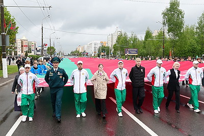 Переполняло чувство любви к Родине. В Витебске чествовали главные государственные символы