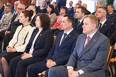 Люди разных профессий, но с общим подходом к делу. В Минске вручили госнаграды