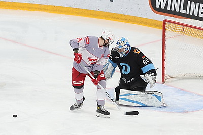 Минские динамовцы на родном льду разгромили \"Спартак\"