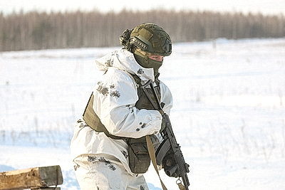 Десантники и гвардейцы во время проверки ВС сдают нормативы по огневой подготовке в Борисовском районе