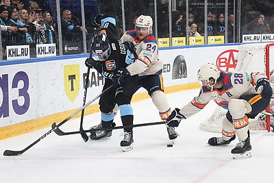 Минские динамовцы забросили шесть шайб в ворота \"Шанхайских драконов\"