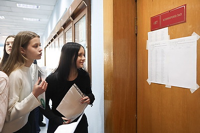 Около 58,5 тыс. белорусских одиннадцатиклассников приняли участие в репетиционном ЦЭ
