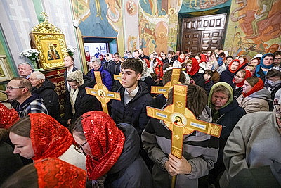 Православные верующие отмечают Пасху