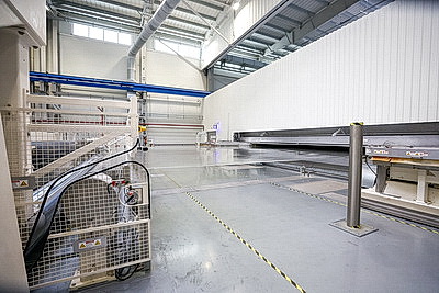 Крутой ознакомился с изготовлением полимерной продукции в Пскове