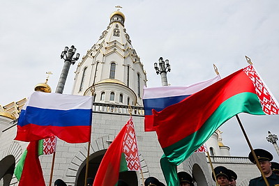 В крипту Всехсвятского храма заложили капсулы с землей и водой с мест гибели белорусов