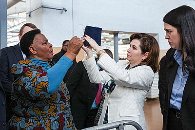 Парламентская делегация Зимбабве посетила РНПЦ \"Мать и дитя\" и МТЗ