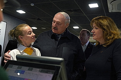 Лукашенко посетил один из ресторанов сети \"Мак.бай\"
