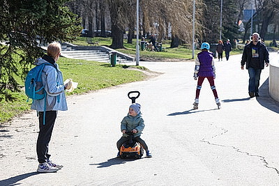 Солнечный весенний день в Минске